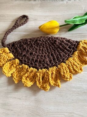 Handmade Crochet Eyeglass Holder & Case | Sunflower Design | Magnetic Closure
